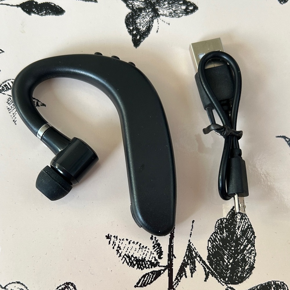 Wireless Black Bluetooth Earpiece